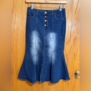 Allegra K Fishtail style Jean skirt sz medium button fly stretchy NWT‎